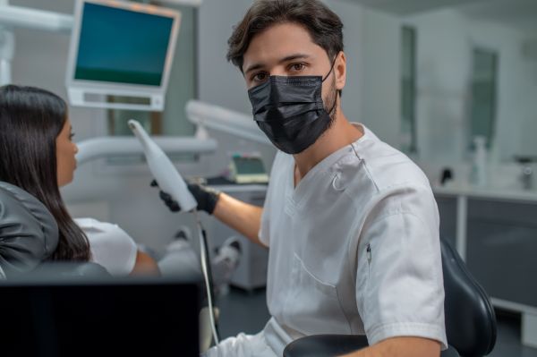 Chipped Tooth Treatment Options From A Cosmetic Dentist